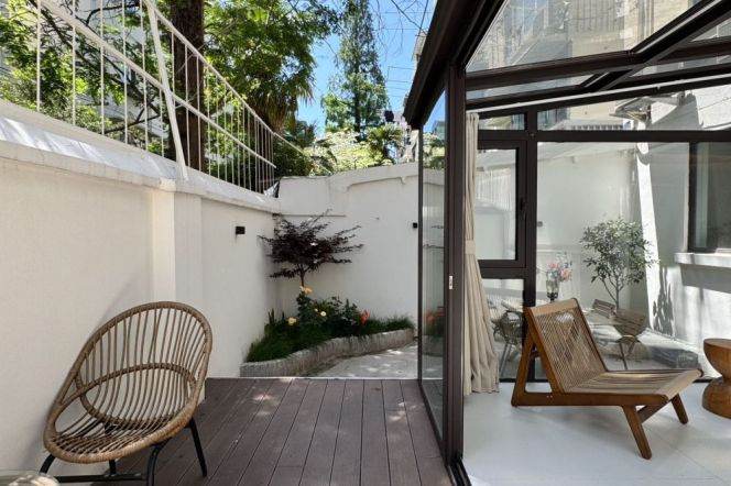 Spacaious 2Br +Yard +Sunshine room | Changshu rd metro L1/7 & Iapm | High ceiling