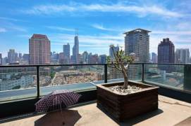 modern big 2brs big terrace nice river view modern furniture beside Su zhou river 34K