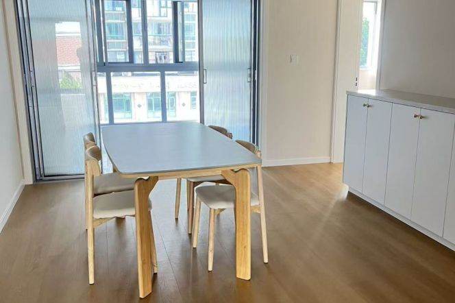 Nice new 3br,2bth,CA,floor heating,close to Laowaijie,Line 10