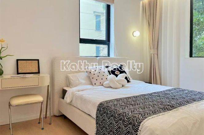 Brand new Deco 1BR APT Yueyang Rd 9.5k