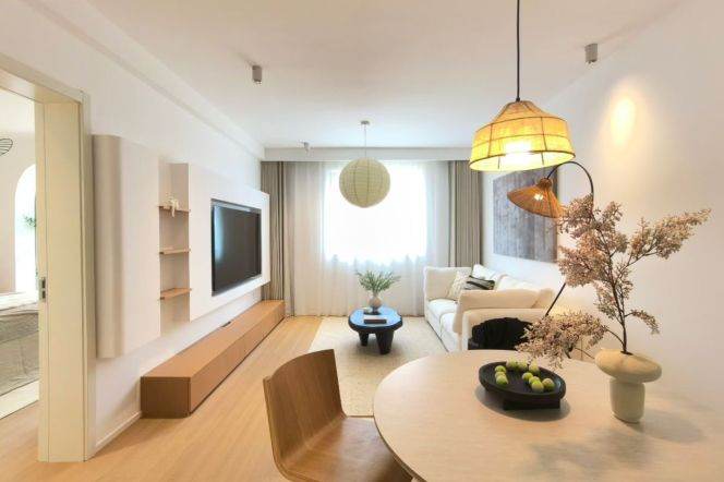2 Brs with Brand-new Dec/Floor heating/Dish washer, 100 sqm @ Century Avenue L2,6,8&9