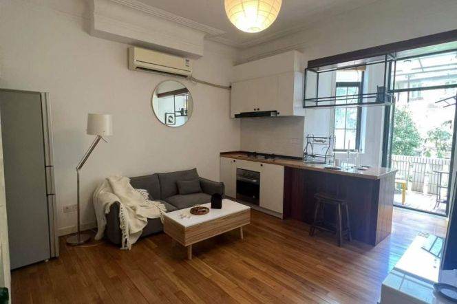 South Shanxi Rd Station 1Br with Open Balcony Line1/10/12