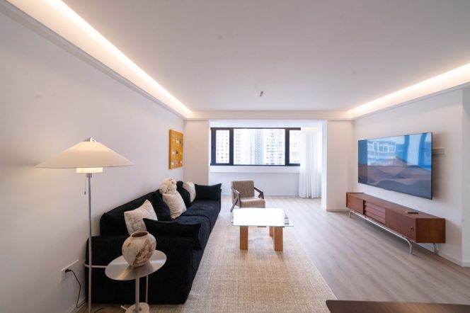 Xujiahui| 121 sqm 2BR | Central AC & Floor Heating brand new renovation 