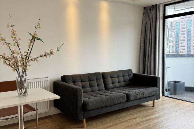 Standard 1Br Apt + balcony /Jianguo rd / South Shanxi rd /Iapm/11.6K