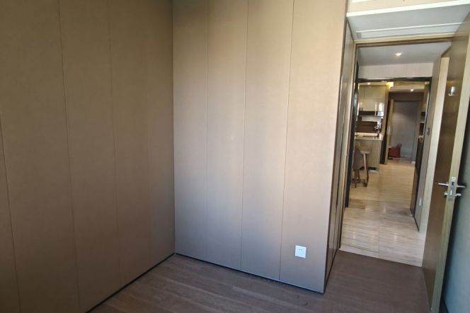 Cozy,2Br,JiangSu Road,Line11,2,Serviced apartment