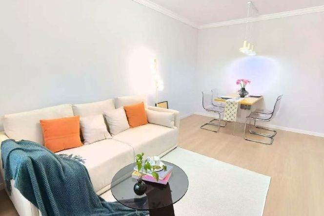 Jiangsu rd/modern 1br 2lr/elevator/floor heating/big living room,@L11/2