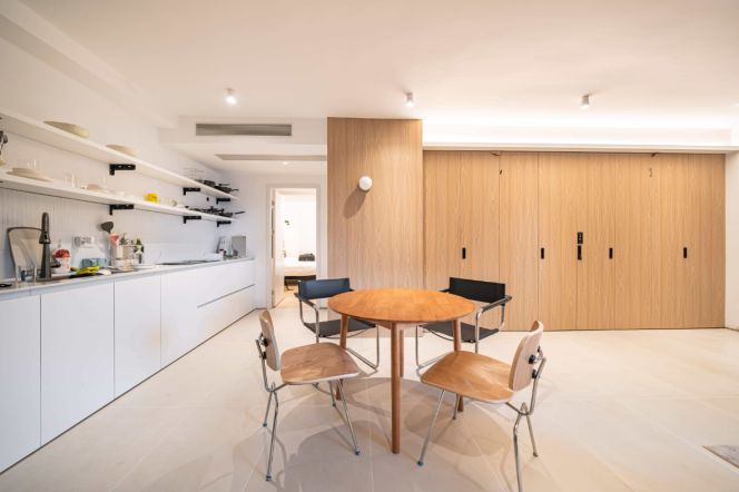 6 Bedrooms · 3 Bathroom(s) · Near Line 13 - Shanghai Natural History Museum
