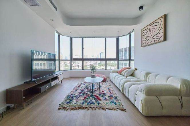 3+1 rooms, 2 Baths, Floor heating/Dish washer, 170 sqm @ Dapuqiao station L9