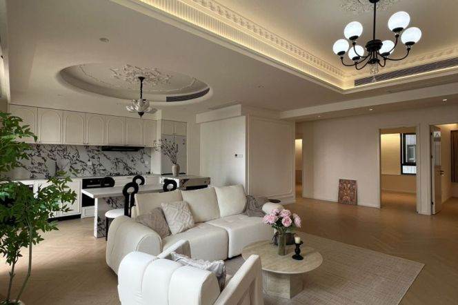  Jing'an District | 197 sqm 4+1BR spacious  n bright 