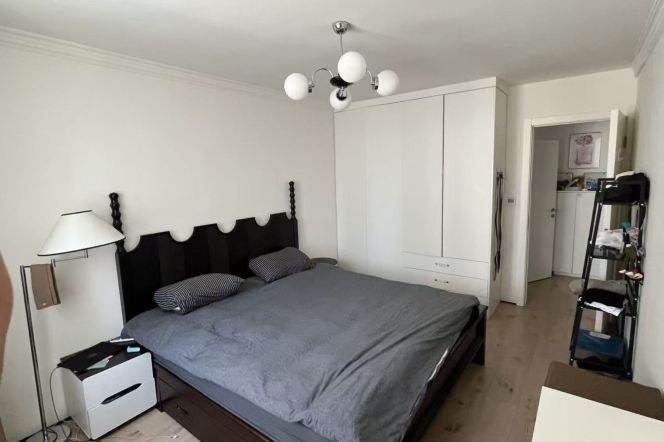 Jiaotong uni/modern 1BR 2LR/separate living room/elevator/double south,@L10/11