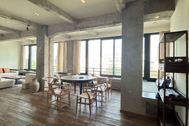 Embankment Building — Iconic Waterfront Estate — 45,000 RMB