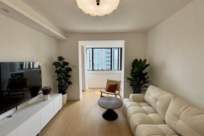 jiangsu rd station one bedroom