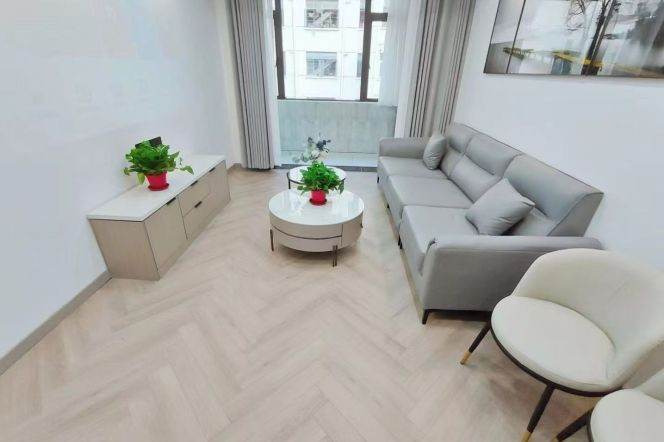 Spacious 1br near Changping Rd M7