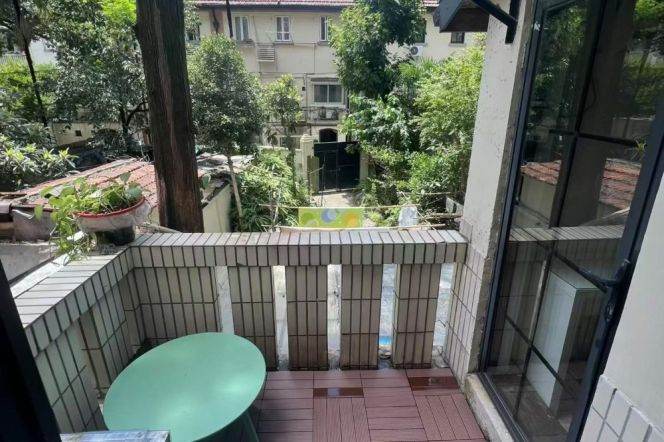 South Shanxi Rd Station 1Br with Open Balcony Line1/10/12