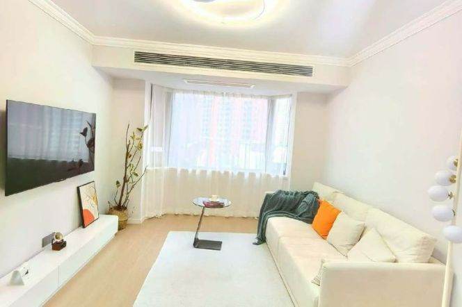 Jiangsu rd/modern 1br 2lr/elevator/floor heating/big living room,@L11/2
