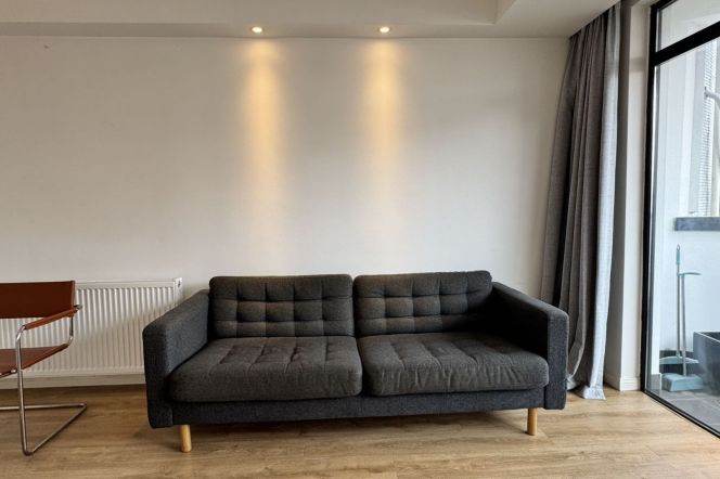 Standard 1Br Apt + balcony /Jianguo rd / South Shanxi rd /Iapm/11.6K