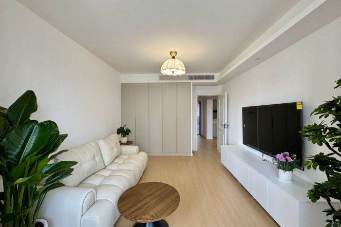 jiangsu rd station one bedroom