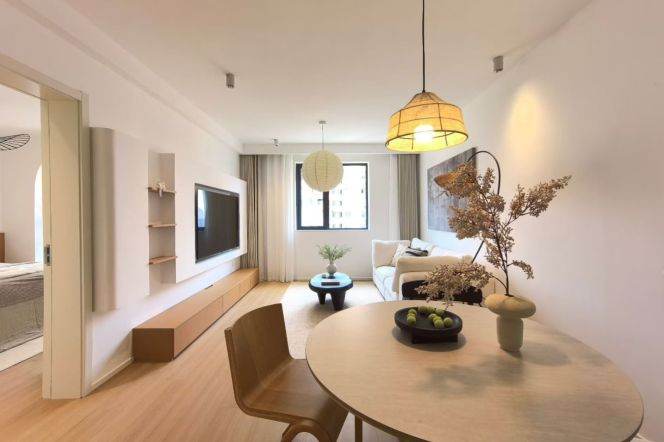 2 Brs with Brand-new Dec/Floor heating/Dish washer, 100 sqm @ Century Avenue L2,6,8&9