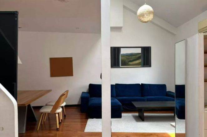 High ceiling 3BR 2Baths Shanxi(s) Rd 17k
