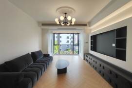 Cozy bright 3brs 2bathrooms Nr L10/15 