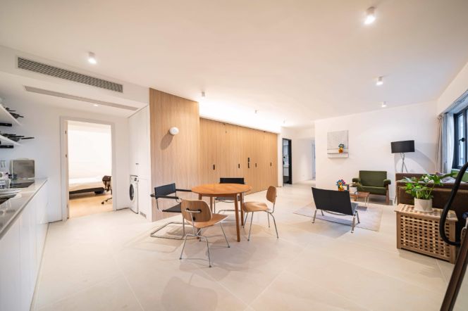 6 Bedrooms · 3 Bathroom(s) · Near Line 13 - Shanghai Natural History Museum