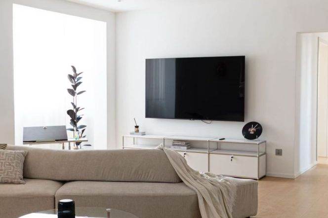 3 Brs, 2 Baths, Floor heating/Central ac/Dish washer, 150 sqm, Brand-new Dec @ Zhongshan park L2