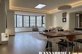 Spacious&Bright 4Bdrs 2Baths Apt+West Nan Jing Rd+People's Square+Stunning View+Large Balcony