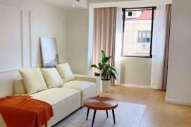Sunny one bedroom Apt+Floor heating+central AC+oven @L14 Wuding Rd
