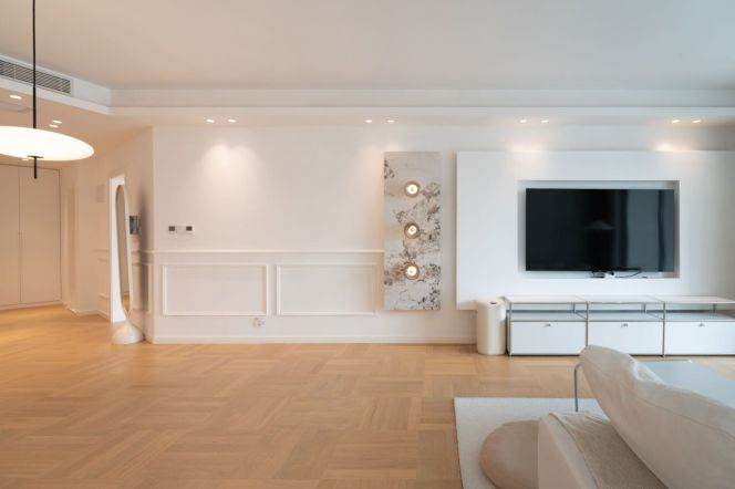 Newly Renovated 3BR | High Floor Full AC & Heating | Near Suzhou River