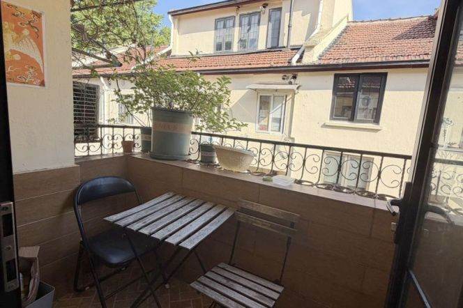 Valuable Tianping/Huaihai Rd 2BR+2BA with Balcony/Wallheating/Oven 18K 