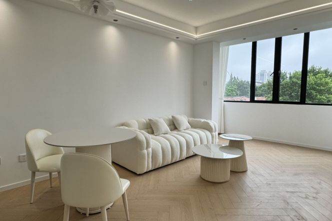 Modern & Sunny 1Br Apt + balcony+elevator | Shanghai Library metro L10