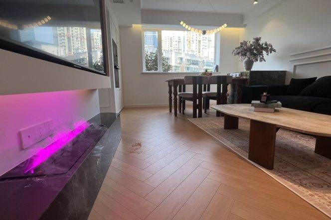 3 Brs, 2 Baths, Open Balcony/Floor heating/Oven, 140 sqm, Brand-new Dec @ Shangcheng metro L9