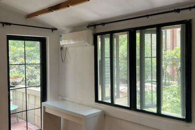 Iapm, South shaanxi rd., 1Br 1Terrace. L1/10/12