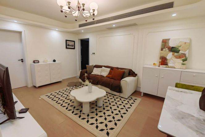 Modern 2 br with high view + floor heating near NYU ,1 stop to QianTan. L8 YangSi St.