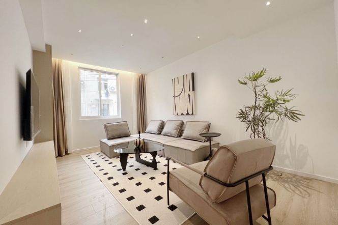 Modern 1 bedroom near Line 2 Metro (Loushanguan)