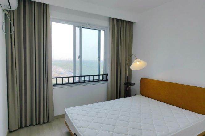 Good  price 2 br with open view ,easy to NYU shanghai . line  8 LingZhaoXinCun St.
