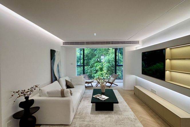  3Bdrs 2Baths/terrace/Fabulous&Spacious/Good View/L13/14 Wuning Rd/elevator