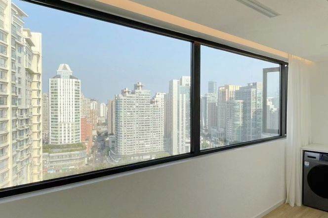 Bright&Spacious&Modern 2Bdrs 1Bath Apt+Su Zhou Creek+L7/13 Chang Shou Rd+Large Balcony