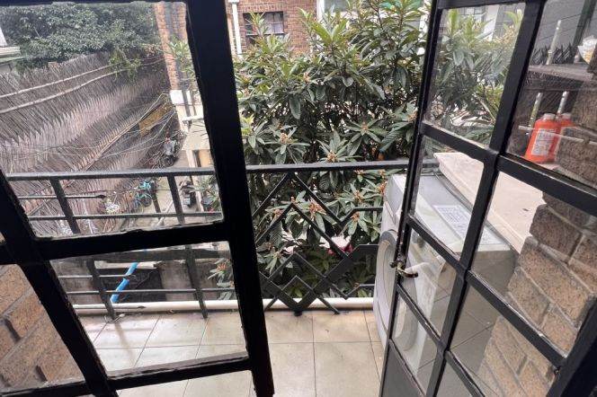 Jing’an Temple&W. Nanjing Rd. Decent Apt. Outdoor balcony 
