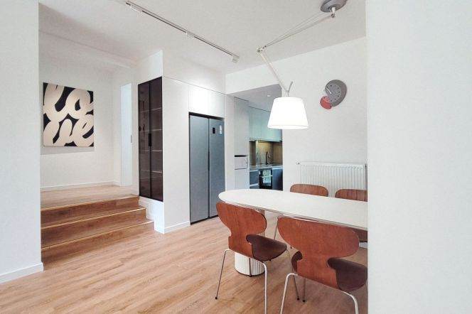 Xinhua Rd 3BR+2BA with Balcony/Wallheating/Central AC 19.8K 