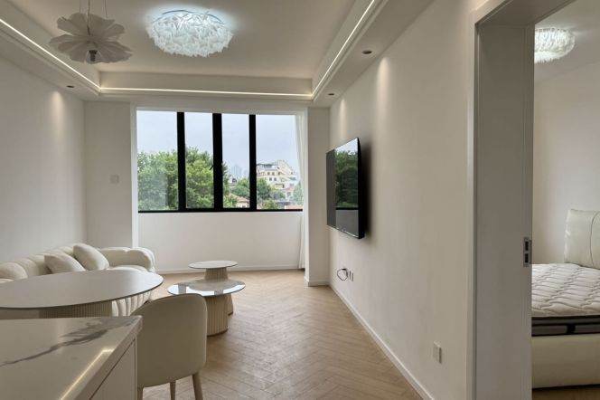 Modern & Sunny 1Br Apt + balcony+elevator | Shanghai Library metro L10