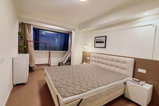 Modern 2 br with high view + floor heating near NYU ,1 stop to QianTan. L8 YangSi St.