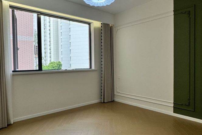 Impressive 3Br-2bathr 130Sqm + balcony  | Dong'an rd Metro |  Xujiahui CBD