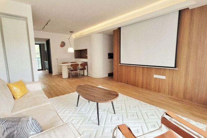 Xinhua Rd 3BR+2BA with Balcony/Wallheating/Central AC 19.8K 