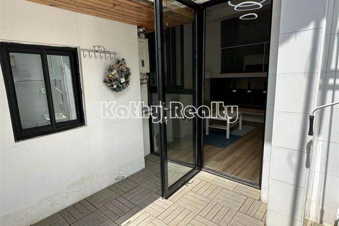Private yard 1BR APT  Oven Nr Shanxi(s) Rd 7.3k