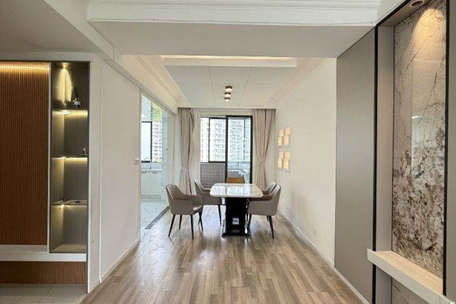 Spacious 2BR 2BA 130m² in Lianyang Community | Century Park