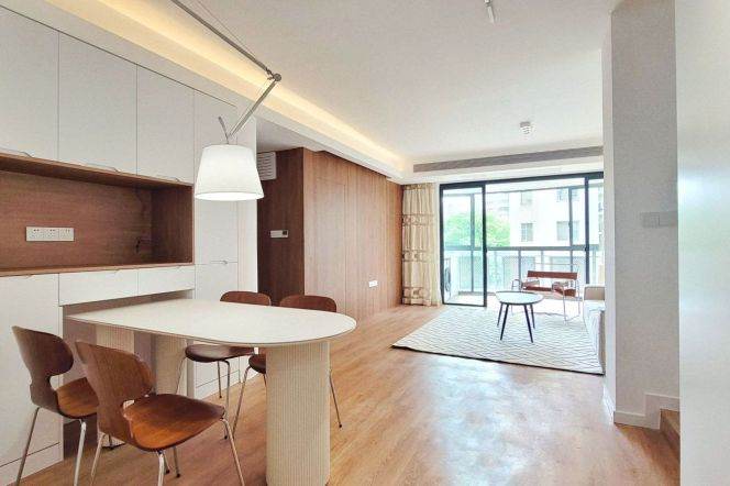 Xinhua Rd 3BR+2BA with Balcony/Wallheating/Central AC 19.8K 