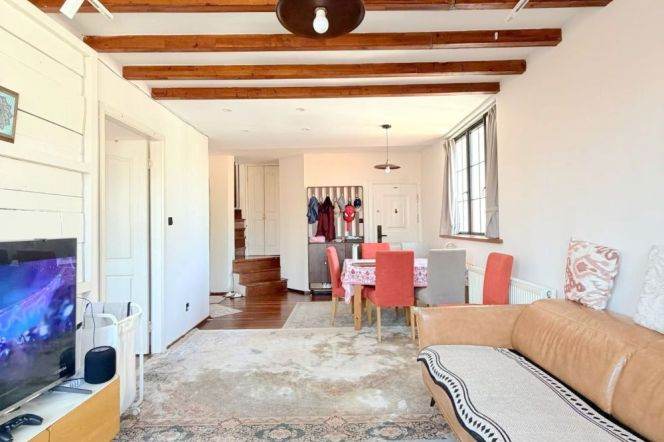 Character Nanchang/Maoming Rd 3BR+2BA with Terrace/Wallheating 18.2K 