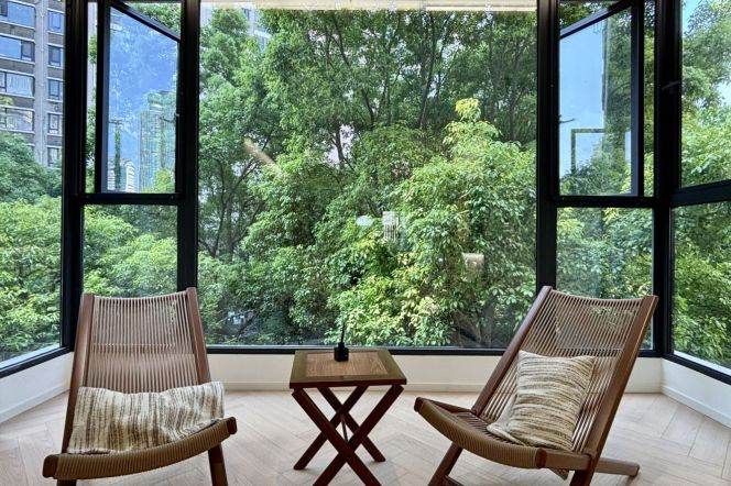  3Bdrs 2Baths/terrace/Fabulous&Spacious/Good View/L13/14 Wuning Rd/elevator