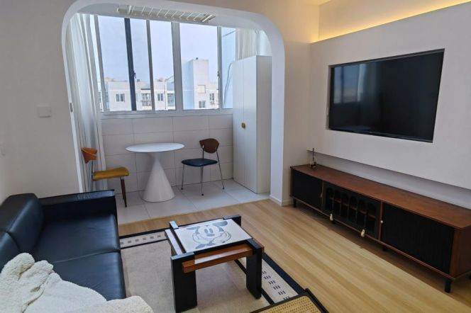 Good size 1 br on high floor near NYU Shanghai . L 6/8/11 Oriental sports center St.